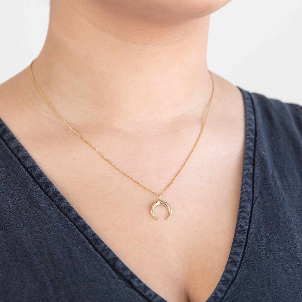 9ct Yellow Gold Crescent Moon Pendant