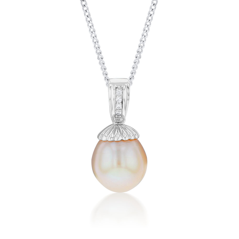 Southsea Pearl Golden Pendant Grahams Jewellers